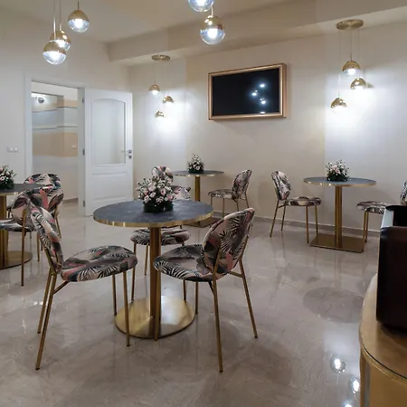 Alojamento de Acomodação e Pequeno-almoço Le Margherite 4*